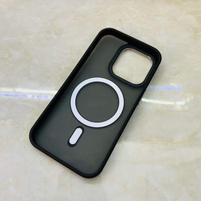 Ốp lưng dành cho iPhone 14 Pro Filada nam châm lưng nhám viền đen- Hàng chính hãng