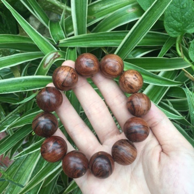 Vòng tay gỗ Sưa đỏ phong thủy (BH632) Vòng tay mang đến may mắn , tài lộc - Bracelet of HAHANCO