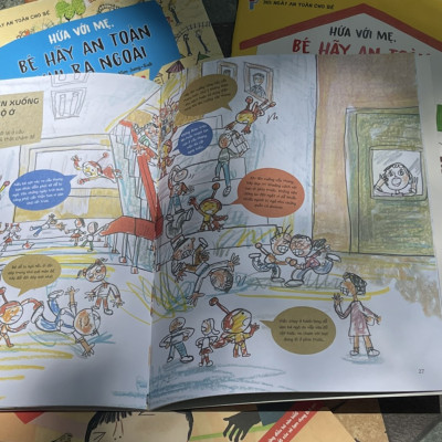 (Trọn bộ 4 cuốn - Bìa mềm in màu toàn bộ) BỘ SÁCH 365 NGÀY AN TOÀN CHO BÉ- Park Eun-Gyung - Kim Nam-Kyoon minh họa - Thái Hà- NXB Hà Nội