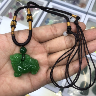 Mặt dây chuyền Tỳ Hưu đá ngọc cẩm thạch xanh