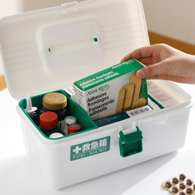 Combo hộp đựng thuốc gia đình + Hộp 180 tăm bông ngoáy tai nội địa Nhật Bản (Made in Japan)