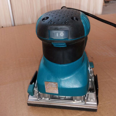 Máy Chà Nhám Rung Makita BO4558