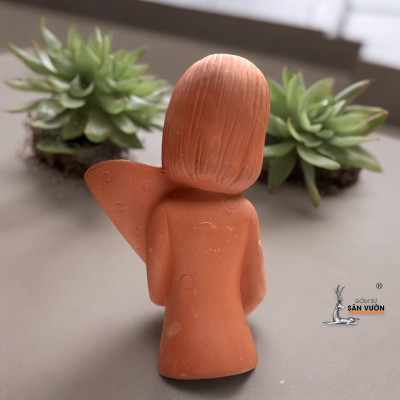 Chậu Gốm Đất Nung Cô Gái Ôm Hoa