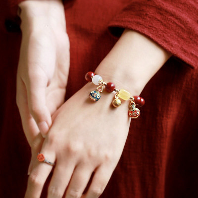 VÒNG TAY CHUỖI HẠT ĐÁ ĐỎ BÌNH AN , CHIÊU TÀI , NẠP LỘC