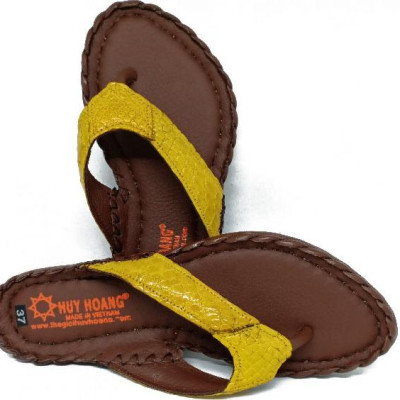 Dép nữ Huy Hoàng da cá sấu màu vàng nghệ HT7242