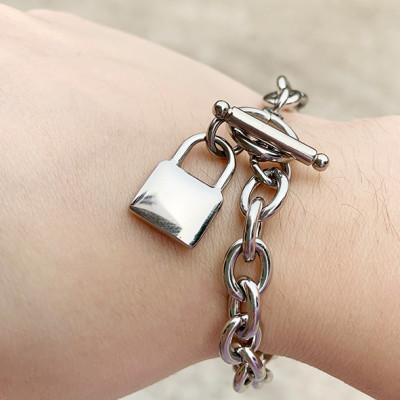 Vòng đeo tay bản đại hot trend new fashion OT