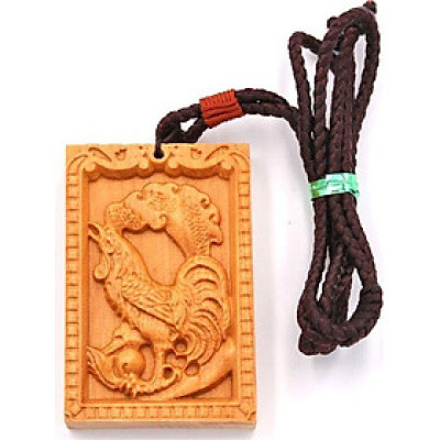 Vòng cổ mặt gỗ hoàng đàn khắc hình tuổi Dậu DTD2