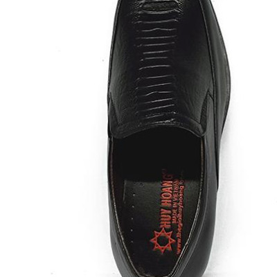 Giày nam Huy Hoàng da bò vân đà điểu màu đen HT7795