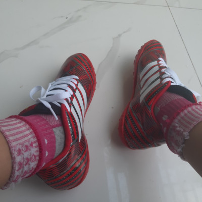 GIÀY ĐÁ BÓNG SÂN CỎ NHÂN TẠO 13C ĐỎ ĐÃ MAY ĐẾ