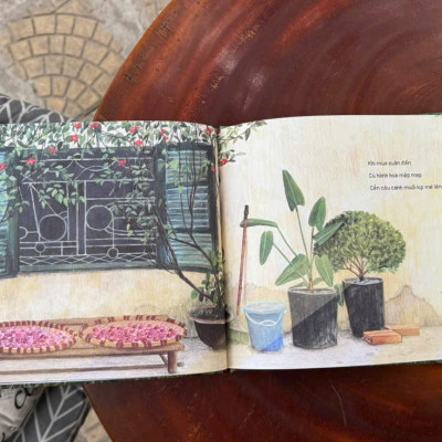  (Bìa cứng – In màu) XUÂN MỜI MẶT ĐẤT NỞ HOA - Mía Studio – Quỳnh Hương (Hũ) – Slowbooks