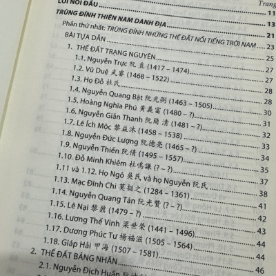 TRUYỆN XƯA NƯỚC NAM tập 1 - Những thế đất nổi tiếng - Hoà Chính Tử - NXB ĐH Sư Phạm (bìa mềm)