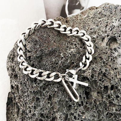 Vòng đeo tay bản to mix chữ thập