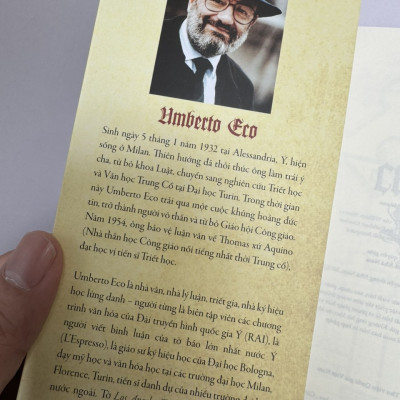 [tái bản 2024] TÊN CỦA ĐÓA HỒNG - Umberto Eco - Lê Chu Cầu dịch - Nhã Nam