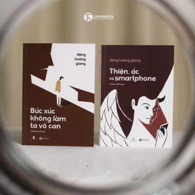 Bộ Sách Thiên, ác và smartphone và Bức xúc thời đại