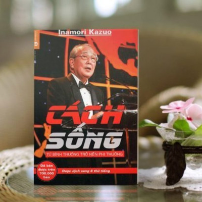 Combo Sách Hay:  Cư Xử Như Đàn Bà Suy Nghĩ Như Đàn Ông (Tái Bản) +  Cách Sống (Tái Bản 2019) - (Những Cuốn Sách Bán Chạy Trên Thế Giới / Tặng Kèm Postcard Happylife)