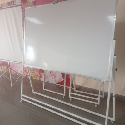 Bảng Flipchart chân gấp viết bút lông từ Laminate KT 120x180cm