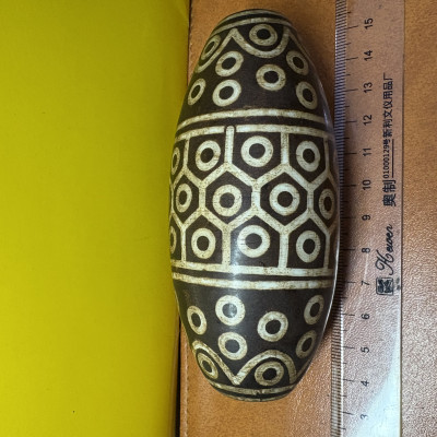 Hạt Dzi cỡ lớn 11x5cm, hình bầu dục, 108 mắt.