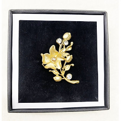 Cài áo nhánh hoa mai đính ngọc kim loại màu vàng sang trọng