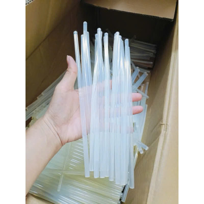 Máy bắn keo silicon tặng kèm 5 cây keo silcon ( Giao màu ngẫu nhiên)