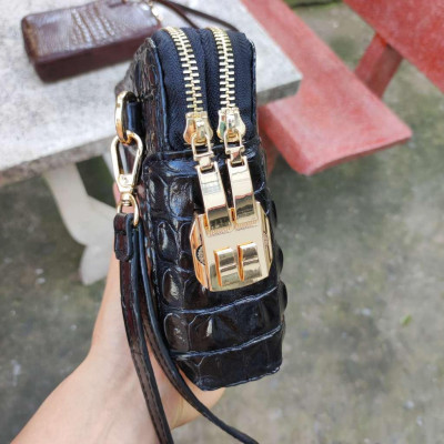 Kẹp nách Da cá sấu 2 khóa số bảo mật siêu tiện lợi. Size lớn!