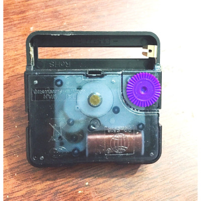 Máy đồng hồ treo tường kim trôi loại Tốt