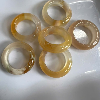 Nhẫn Nữ mới Đá Mã Não Bông Vàng Trắng Đậm Nhạt Bóng Đẹp Ni 17mm Cao 7mm Dầy 4mm Chị em Nữ mệnh Kim mệnh Thủy mệnh Thổ đeo lên tay xinh xắn may mắn ạ