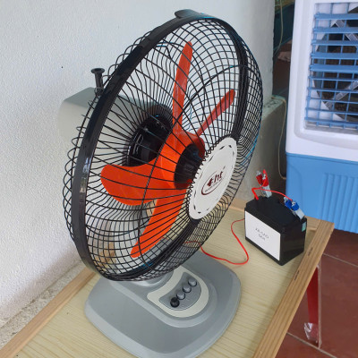 Quạt Kẹp Bình 12V, Có 3 Tốc Độ Gió Khác Nhau, Loại CN B3, Cánh 30cm gió mạnh.