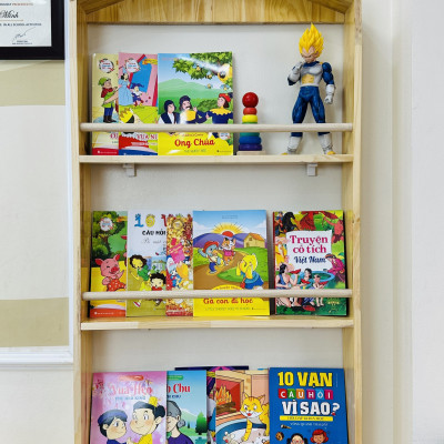 Giá sách cho bé, giá để sách treo tường hình ngôi nhà bằng Gỗ, trang trí phòng trẻ em
