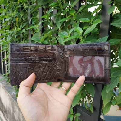 Ví Nam Da Cá Sấu 2 Mặt. Nguyên Bàn Tay Có Móng Đẹp - Phong Cách