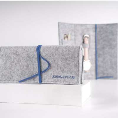 Đồng hồ đeo tay Nữ hiệu JONAS & VERUS X01646-Q3.PPWLW, Máy Pin (Quartz), Kính sappire chống trầy xước, Dây Da Italy