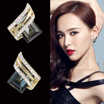 Khuyên tai hàn quốc Rhinestone ( PK09)