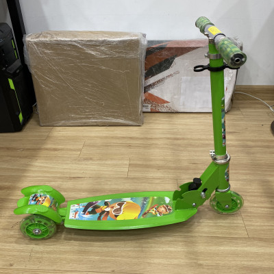 Xe Scooter Centosy 380 Ba Bánh Phát Sáng, Có 3 Màu Cho Bé Lựa Chon