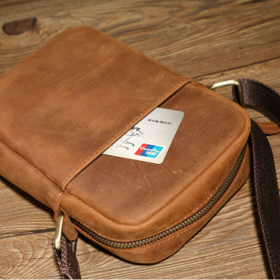 Túi đeo chéo nam DA BÒ THẬT – BEE GEE DCN9339