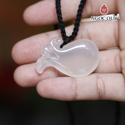 Mặt dây chuyền túi tiền đá mã não trắng mệnh thủy, kim - Ngọc Quý Gemstones