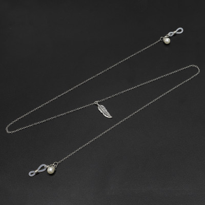 Dây đeo mắt kính hoạ tiết lông vũ độc đáo chống lạc, đeo khẩu trang