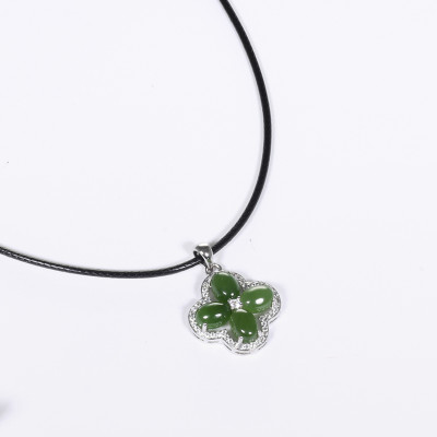 Mặt dây chuyền hoa 4 cánh đá ngọc bích mệnh hỏa, mộc - Ngọc Quý Gemstones
