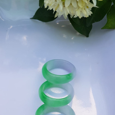Nhẫn đeo tay nữ đá cẩm thạch tự nhiên Màu xanh lý tươi trắng bóng rất đẹp Nhẫn Ni 17mm x cao 6mm/7mm