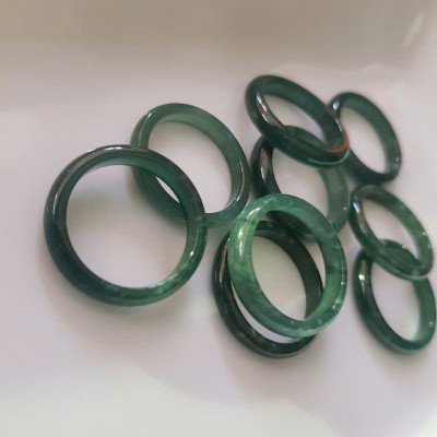 Chiếc Nhẫn nữ mới đá cẩm thạch xanh lam ngọc tự nhiên  Nhẫn bản nhỏ Ni 16mm x cao 3mm  x dầy 2mm màu xanh nhẹ nhàng đều xuất sắc đem lại may mắn tài lộc rẻ đẹp dành cho các Chị em nữ đeo tay ngón bất kỳ nhẫn 16mm ạ