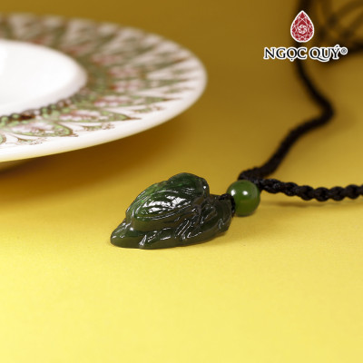 Mặt dây chuyền ngọc thiền ngọc bích 24x15mm mệnh mộc, mệnh hỏa - Ngọc Quý Gemstones