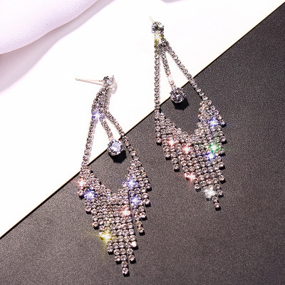 Bông tai hot girl sang chảnh đính đá bản to ấn tượng