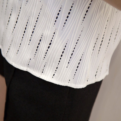 Áo nữ xinh xắn thiết kế cổ V phối ren sm185