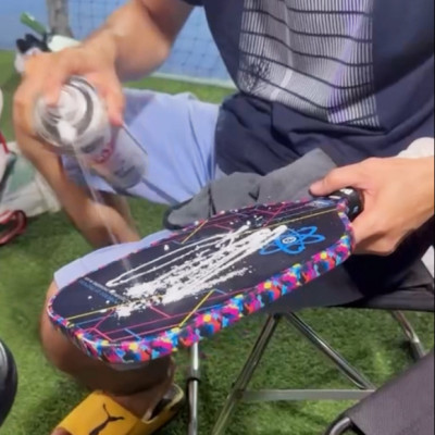 CHAI XỊT VỆ SINH VỢT PICKLEBALL CHÍNH HÃNG