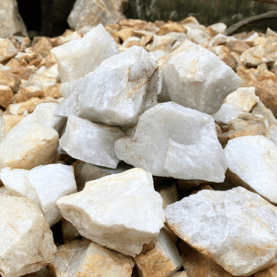 1kg đá thạch anh trắng vụn 4x6cm NHASAN rải nền, trấn trạch