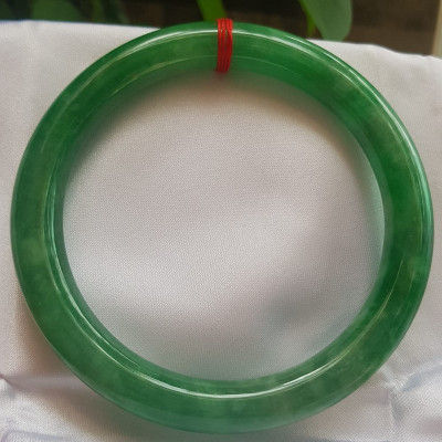 Vòng tay Nam Nữ đá Cẩm Thạch Đậu Lý QC size lớn 64mm x cọng 10mm Vòng màu xanh đậu lý bông bóng đẹp Anh Chị tay to Cân Nặng 73kg- 85kg đeo ạ