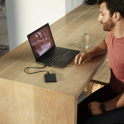 Ổ Cứng Di Dộng HDD WD My Passport 2TB 2.5" USB 3.2 WDBYVG0020B - Hàng Chính Hãng