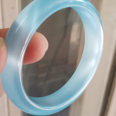 Vòng tay nữ đá mắt mèo Xanh dương nhẹ bản hẹ mới Ni 53mm x cao 12mm x dầy 6,5mm Nữ 49kg - 54kg đeo Vòng màu xanh dương nhẹ xinh tươi đẹp rẻ lắm chuẩn hợp nữ mệnh thuỷ mệnh mộc ạ