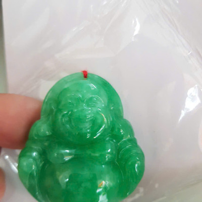 Mặt dây chuyền Nữ Phật Di Lặc bụng tròn Đá Ngọc Cẩm Thạch Xanh tươi đều đẹp Size C40mm x N37mm x S12mm Anh Chị bọc Vàng đeo đẹp ạ