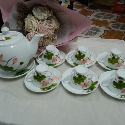 Bộ ấm chén vẽ sưn gốm sứ Bát Tràng