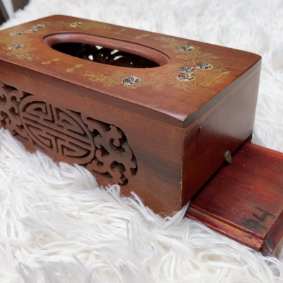 Hộp đựng khăn giấy Thanh Bình Lê chất liệu gỗ