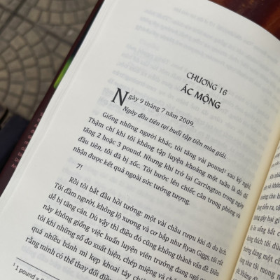 (Bìa cứng in 300 cuốn , tặng kèm ảnh treo tường hình Rooney) WAYNE ROONEY – Quỷ Đầu Đàn, Số 10 Vĩ Đại Tại Nhà Hát- Matt Allen – NK Media Team dịch – THBooks -NXB Hà Nội
